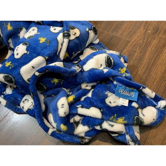 SNOOPY Blue "Snoopy n’ Woodstock ”Soft Home Decorative Throw Blanket Collection - Picture 5 of 5